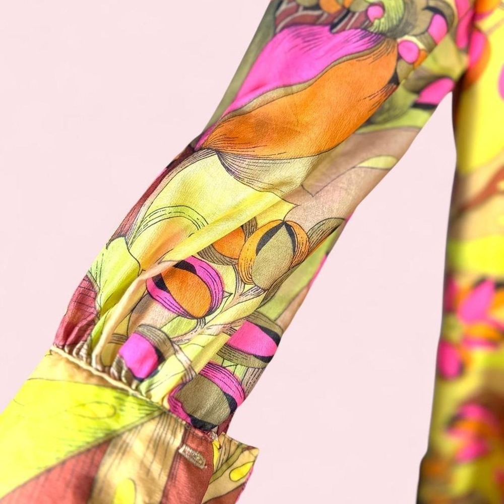Vintage 60s Psychedelic House Coat, By Vanity Fair Easton, Chiffon, Mod Floral - Picture 4 of 8